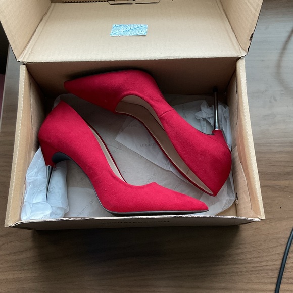 Le Chateau red heels Size 7 - Picture 10 of 11